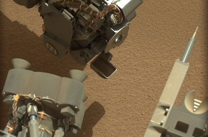 Curiosity scoop