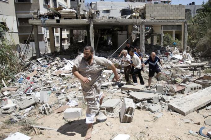 Rabbi Dov Lior, offered a religious decree that he claims is consistent with Jewish law, declaring that it is permissible for the Israeli army not to spare noncombatants, writes Arman [AFP]