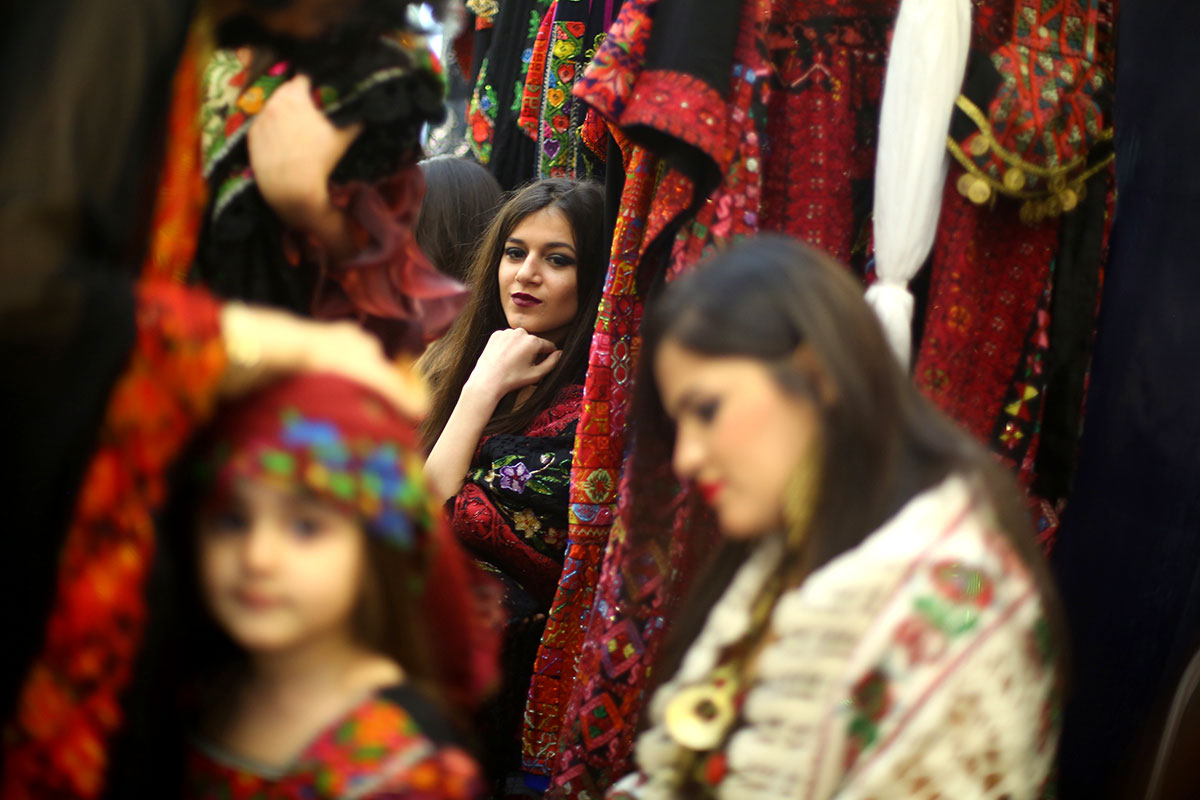 Palestinian fashion show/ Please Do Not Use