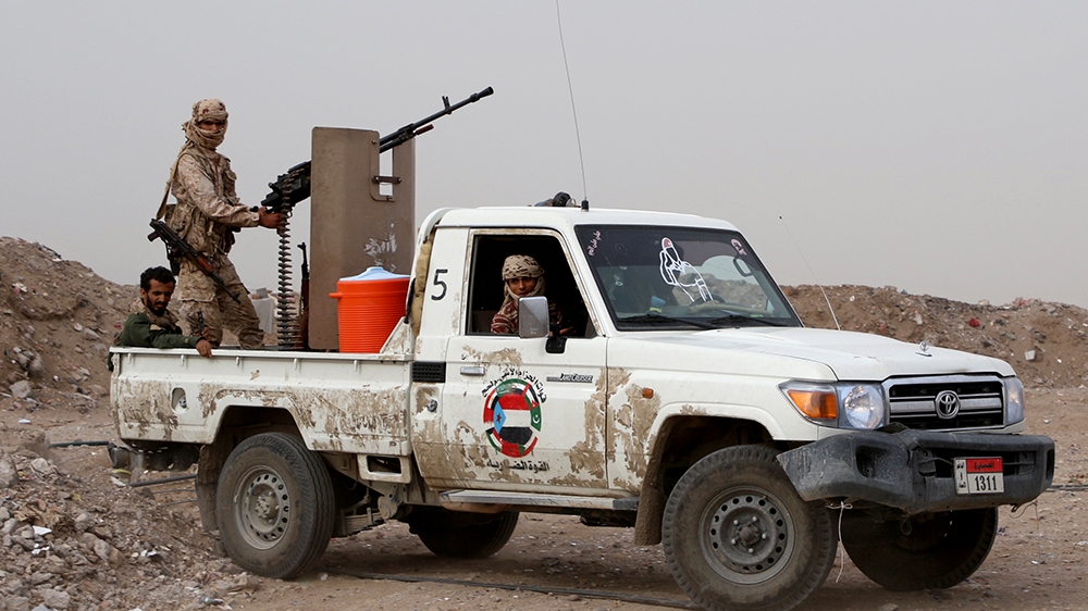 Members of UAE-backed southern Yemeni separatist forces patrol a road during clashes with government forces in Aden, Yemen August 10, 2019. REUTERS/Fawaz Salman