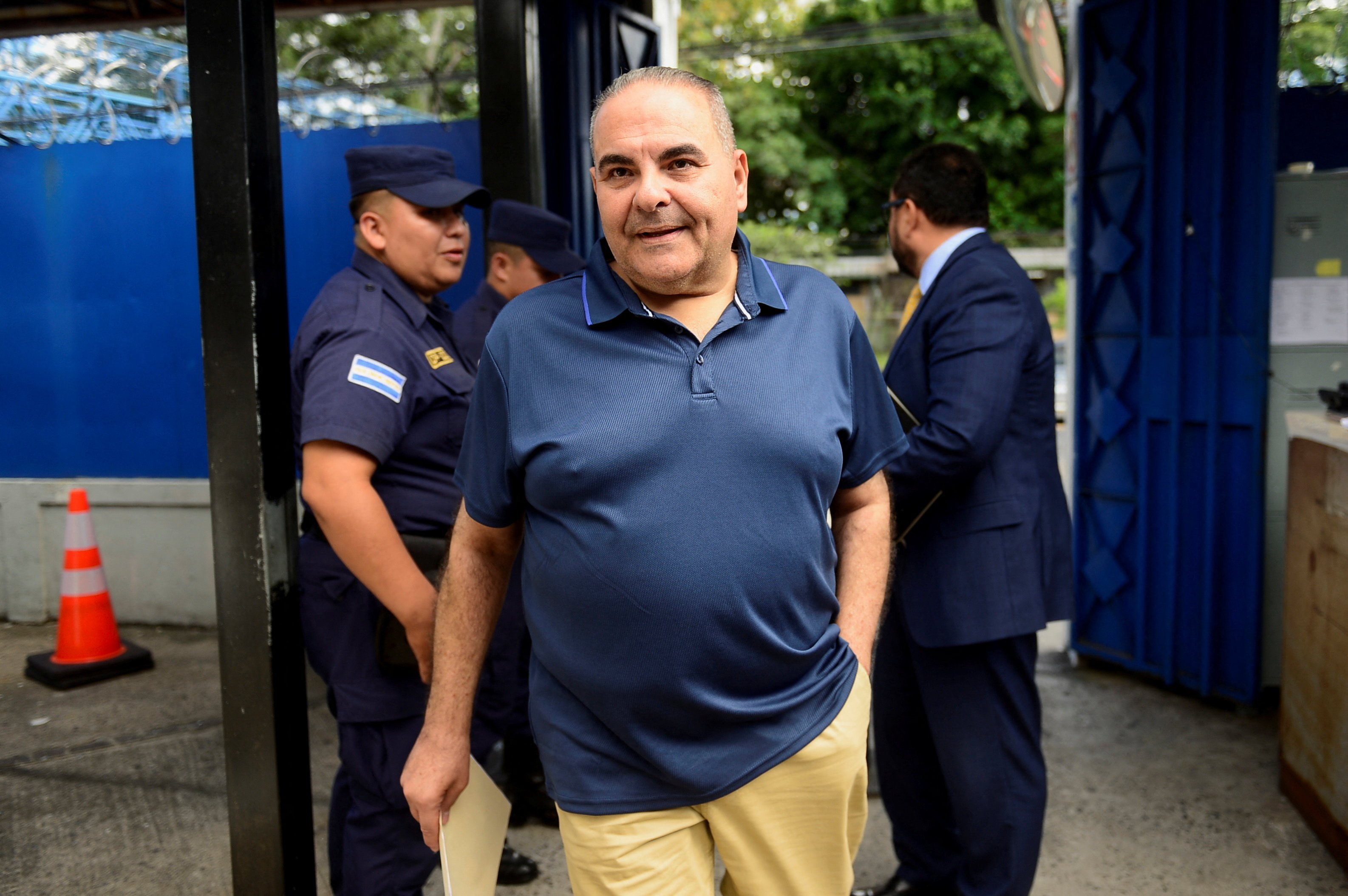 Saca walks outside the Isidro Menendez Courthouse after being released, in San Salvador, El Salvador, October 29, 2026 [Jessica Orellana/Reuters]